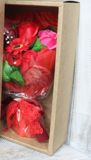 Seifenblumenbouquet in Schachtel- liegend